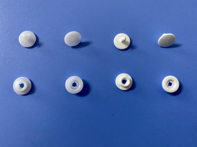 白い色10mm 2はハンドシールドのためのスナップのプラスチック スナップのリベット ボタンを分けます